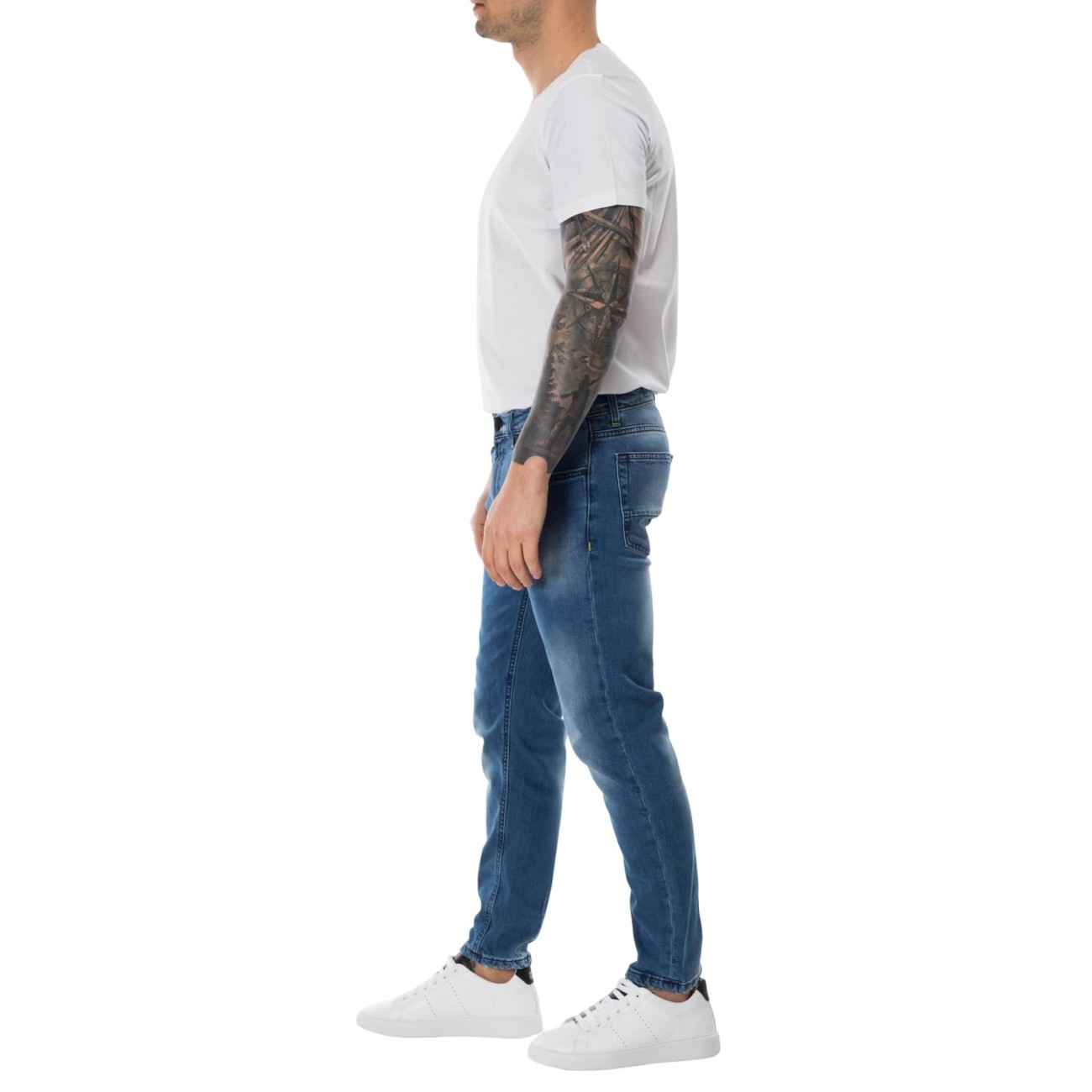 Slim fit men's jeans outfit