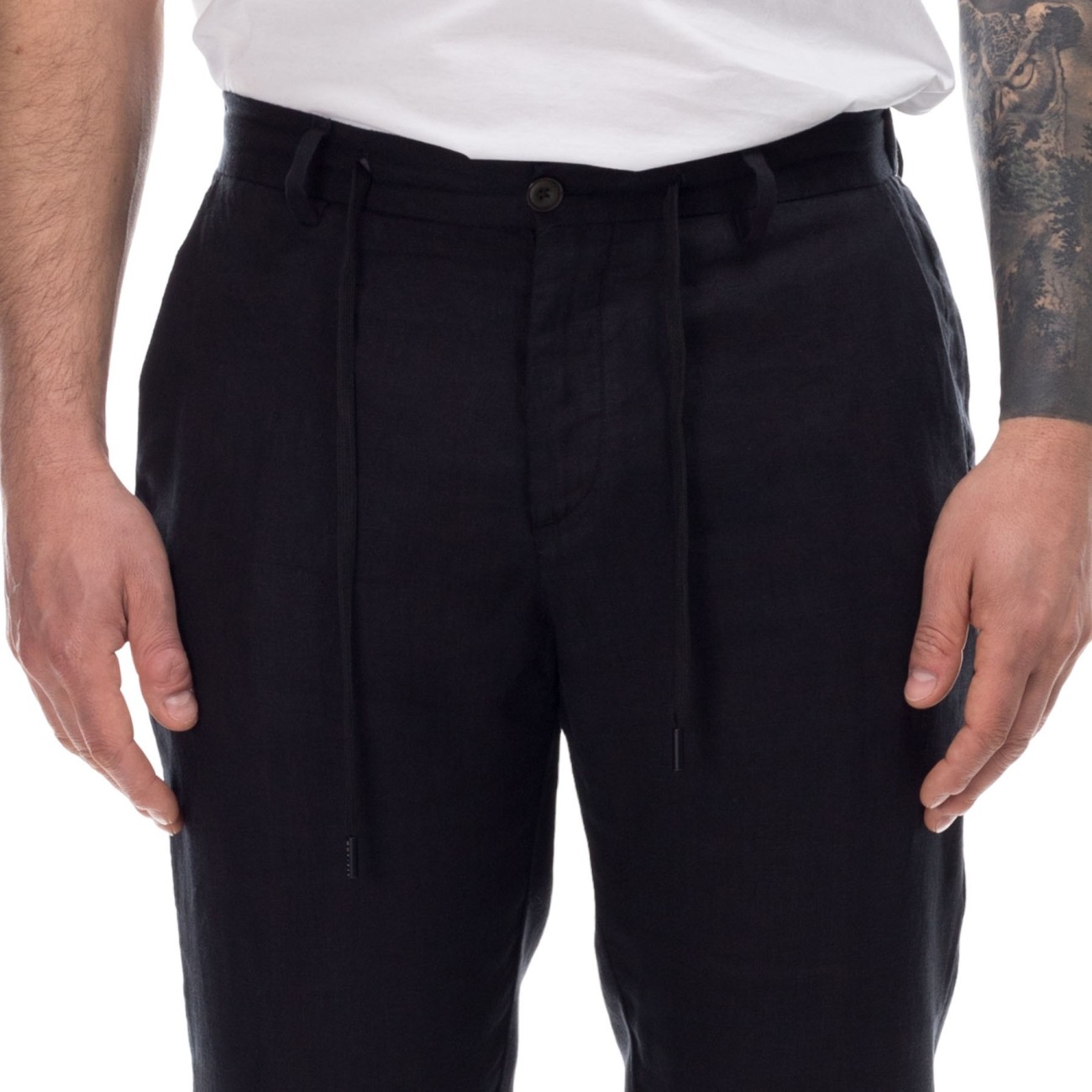 Black linen pant outfit