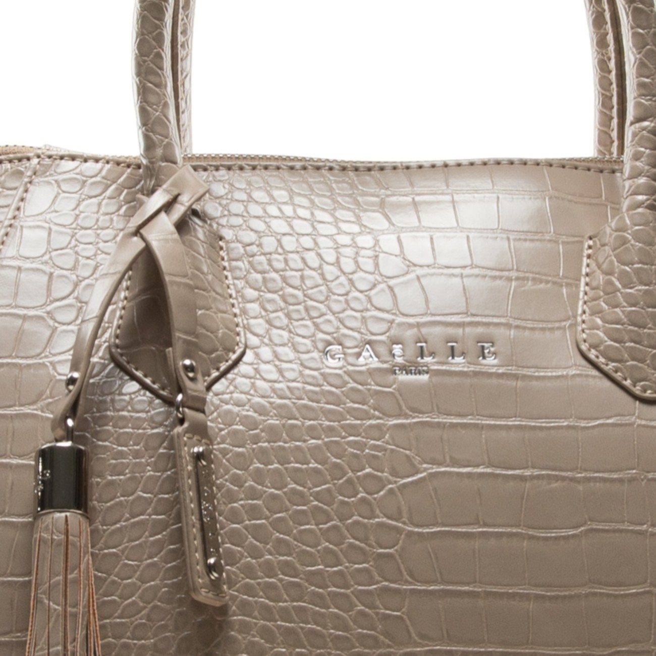 Gaelle coconut cement trunk...
