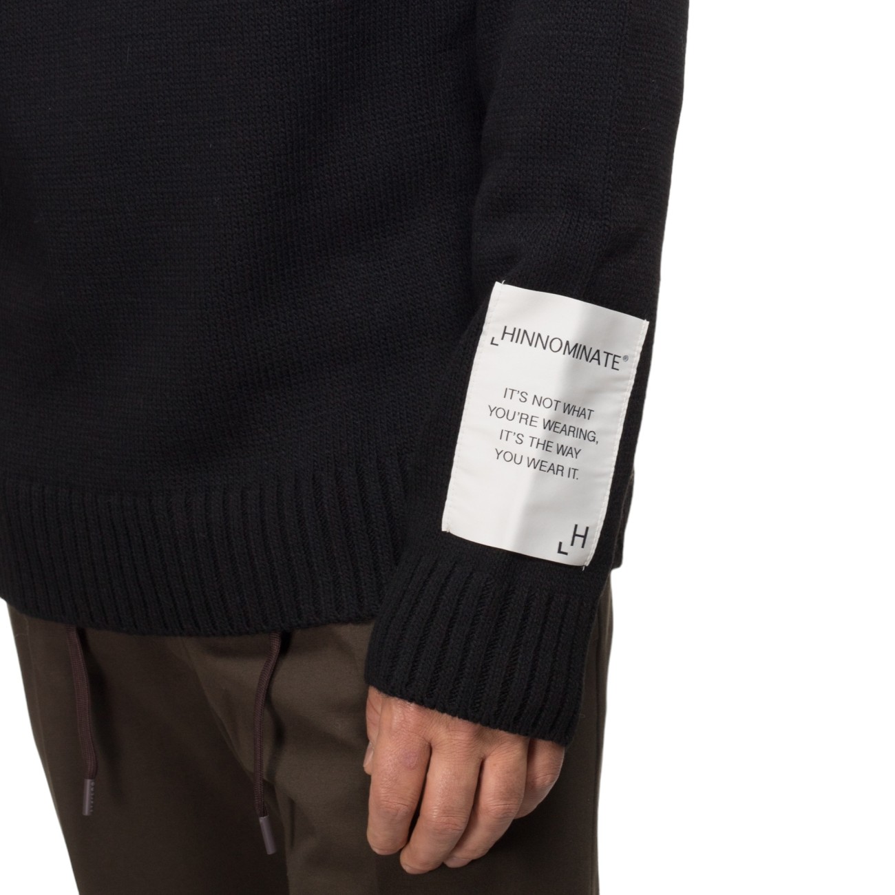 Hinnominate black sweater