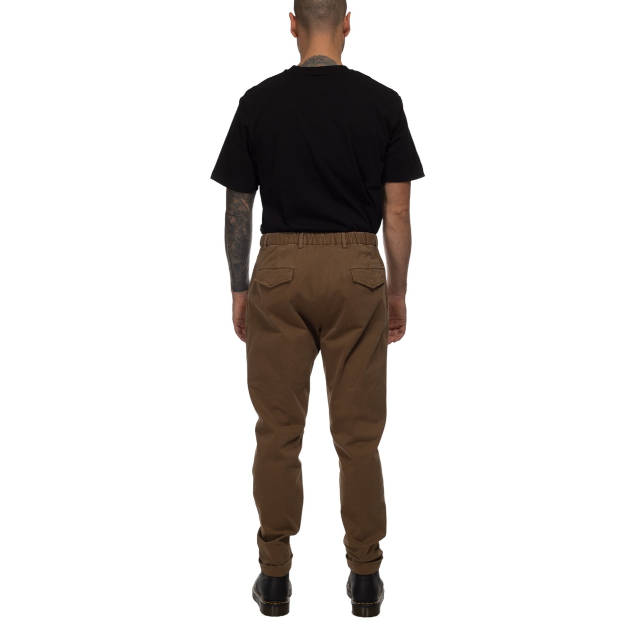 Brown chino trousers outfit