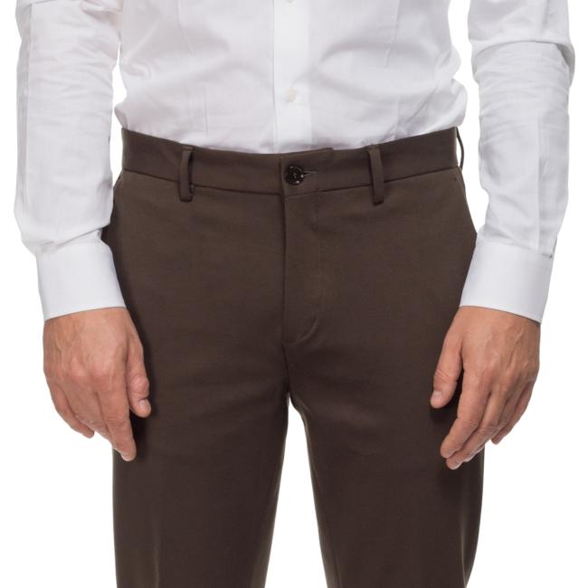 Outfit pantaloni verdi