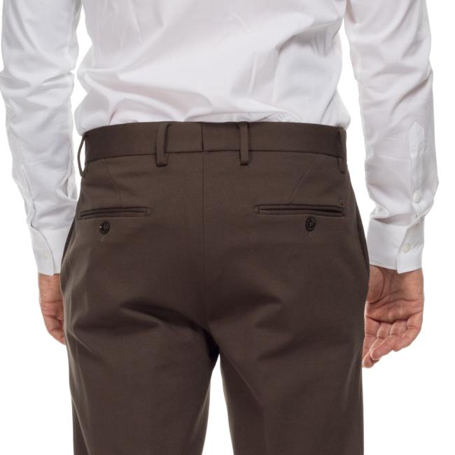 Outfit pantaloni verdi