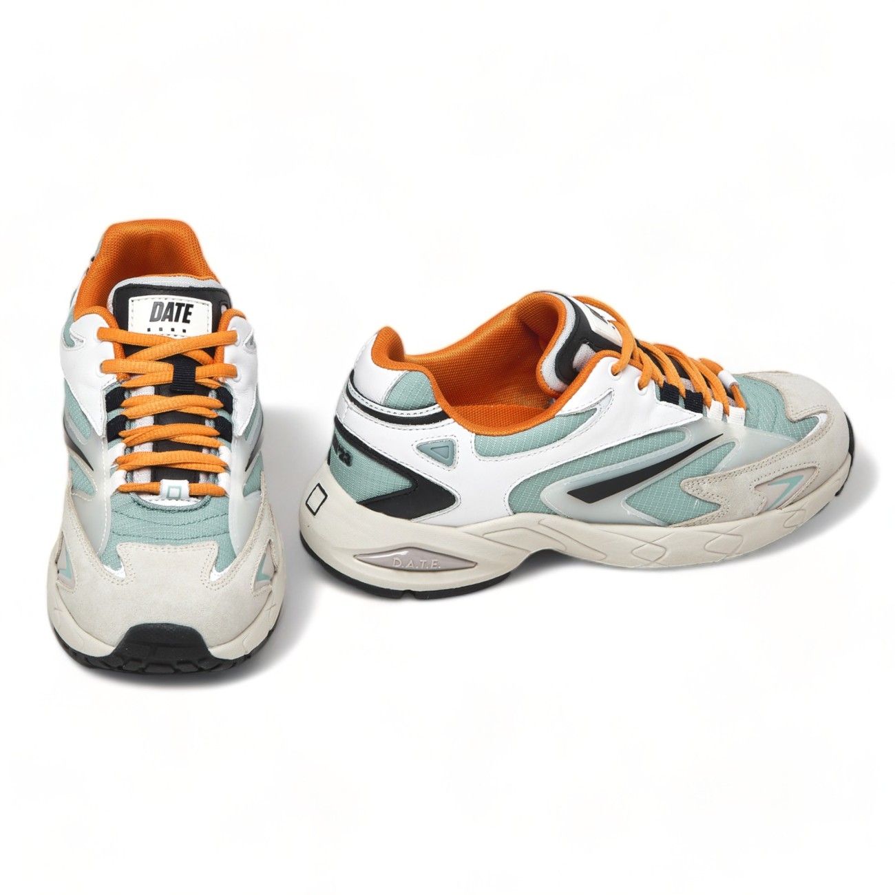Date man sneakers running...