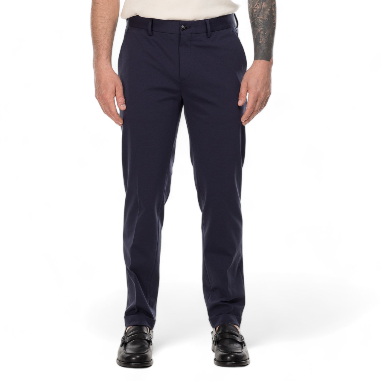 Outfit pantalone blu classico