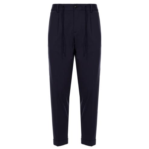 Outfit pantaloni chinos blu