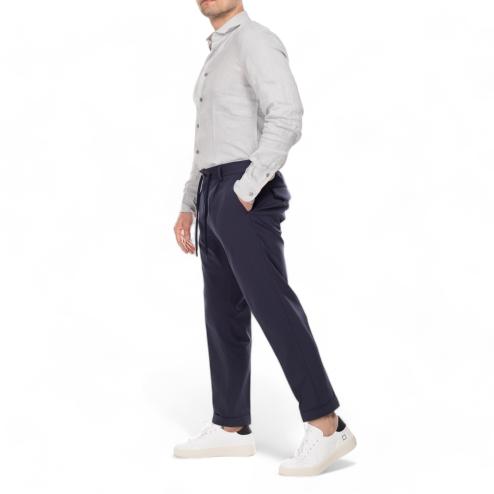 Outfit pantaloni chinos blu