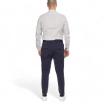 Outfit pantaloni chinos blu