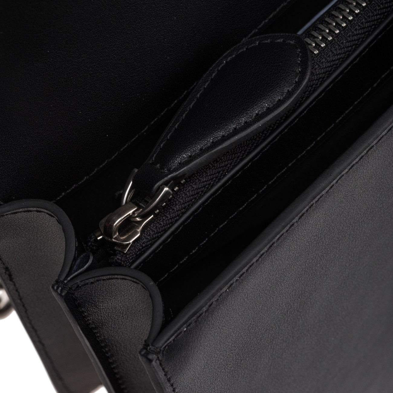 Pinko love one classic bag...