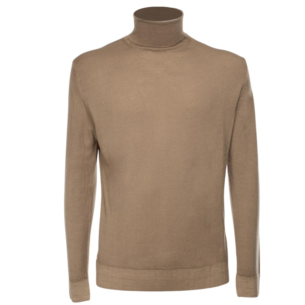 Outfit upper beige collar sweater