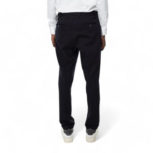 Outfit pantalone blu