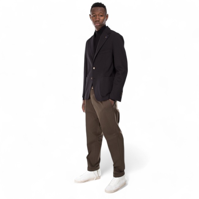 Outfit giacca nera 2 bottoni