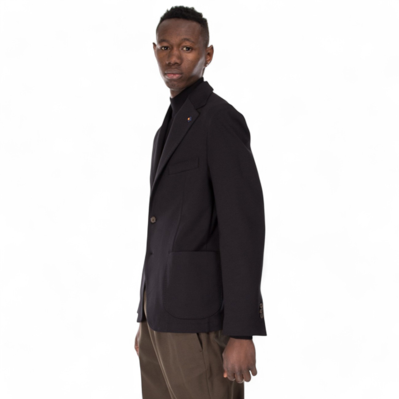 Outfit giacca nera 2 bottoni