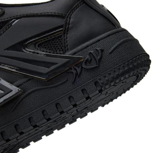 Acupuncture sneakers Lola total black