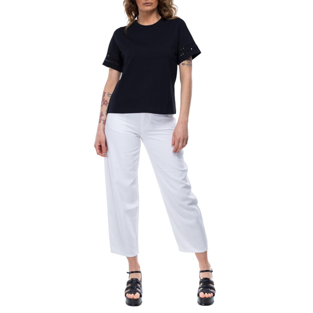 Artlove black t-shirt