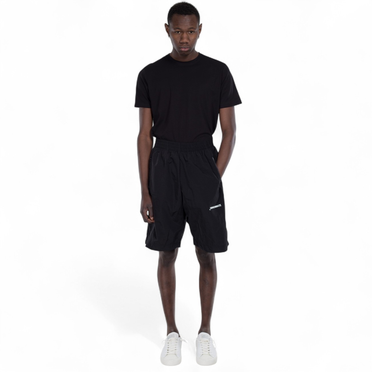 Hinnominate black bermuda short