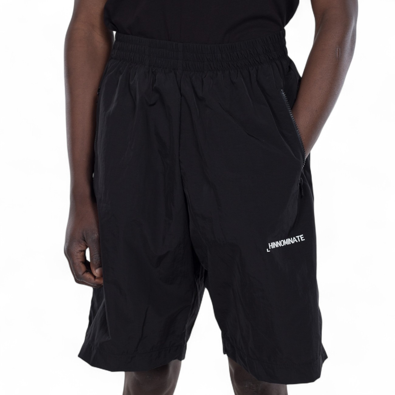 Hinnominate black bermuda short