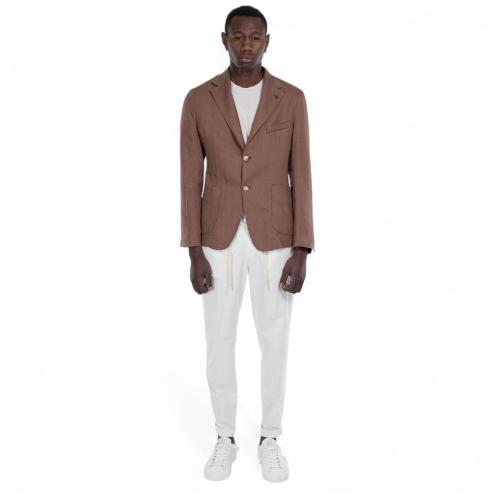 Outfit giacca marrone in lino
