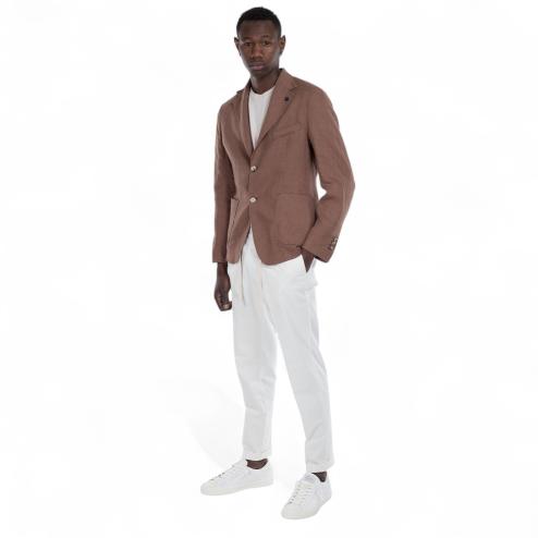 Outfit giacca marrone in lino