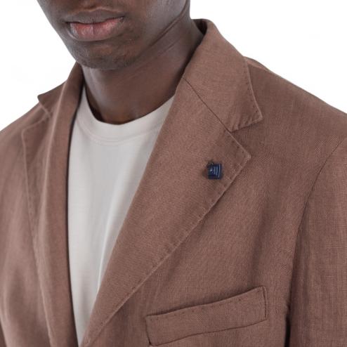 Outfit giacca marrone in lino