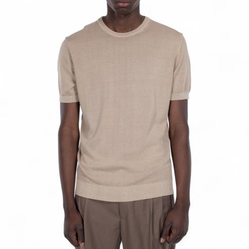 Outfit maglia maniche corte in filo beige