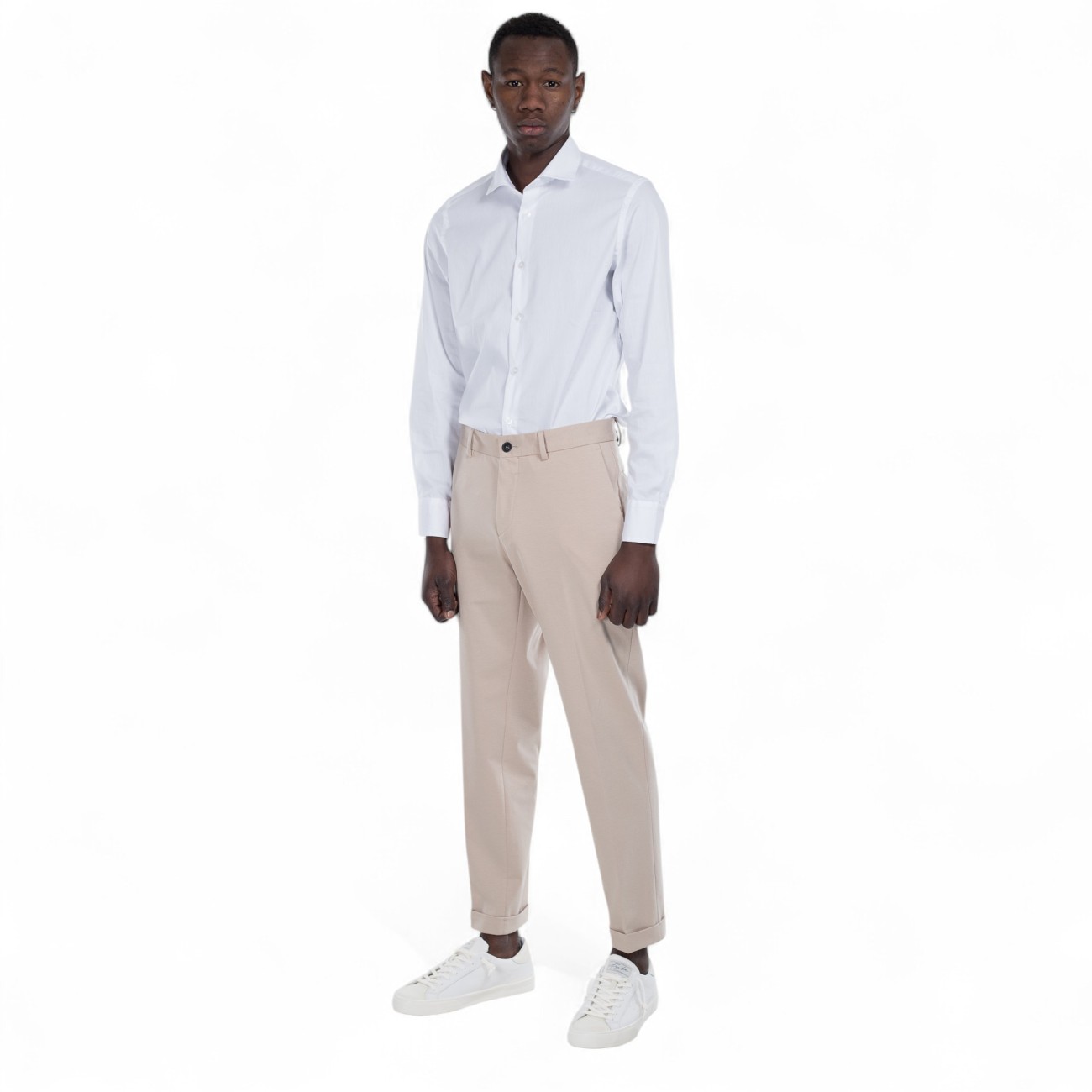 Outfit pantalone beige