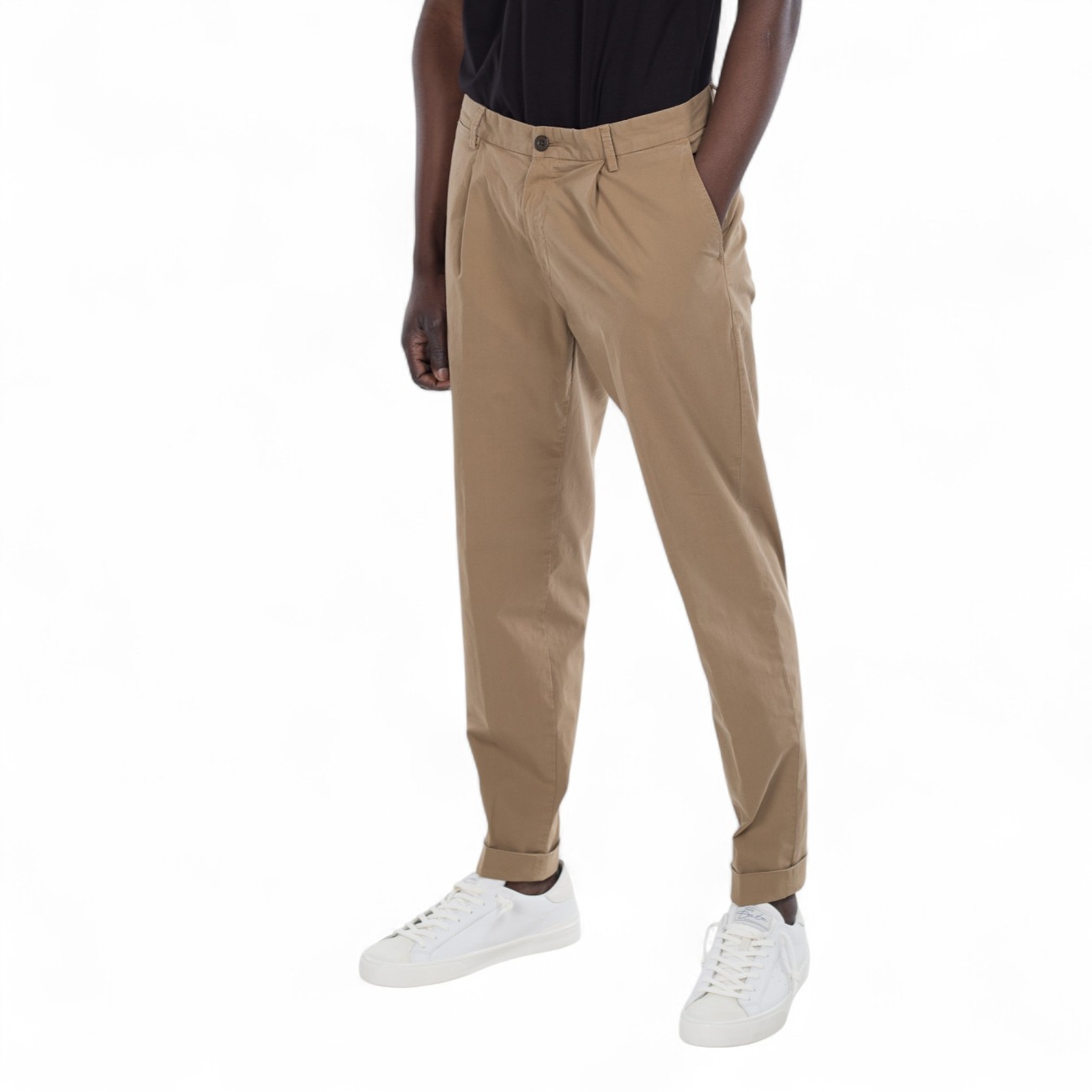 Outfit beige pants