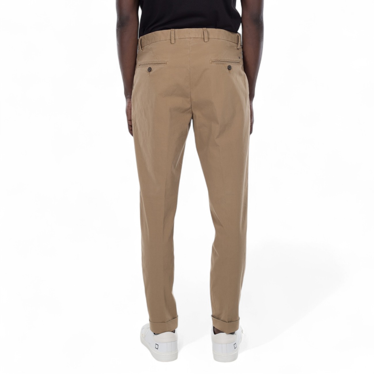 Outfit beige pants