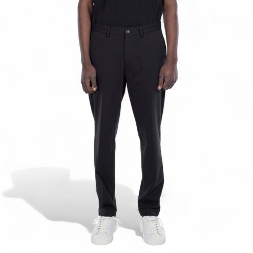 Outfit pantalone nero