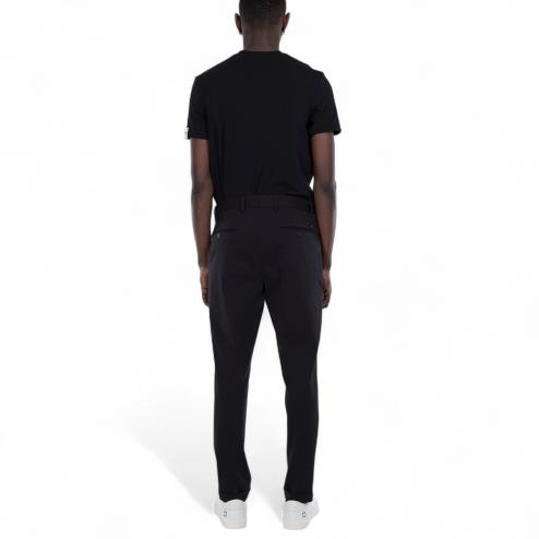 Outfit pantalone nero