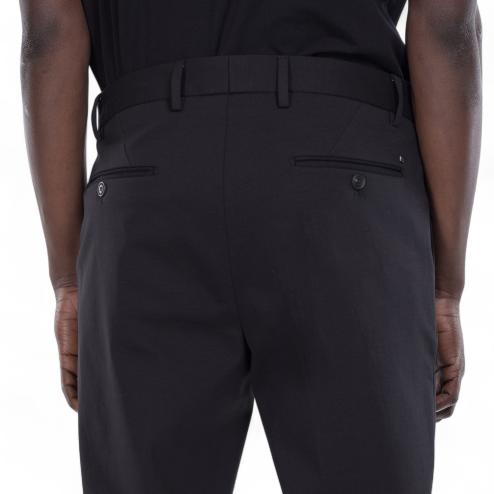 Outfit pantalone nero