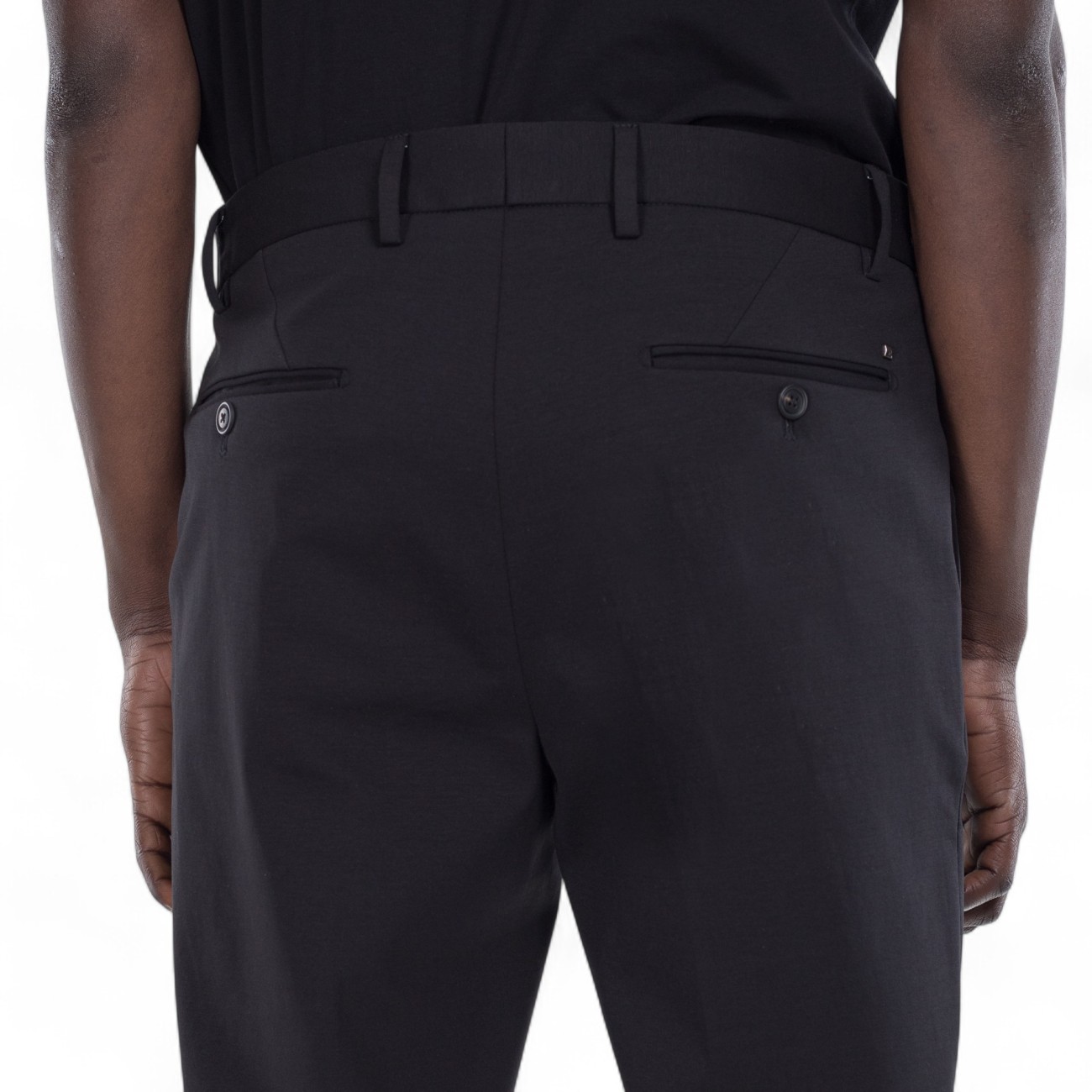 Outfit black pants