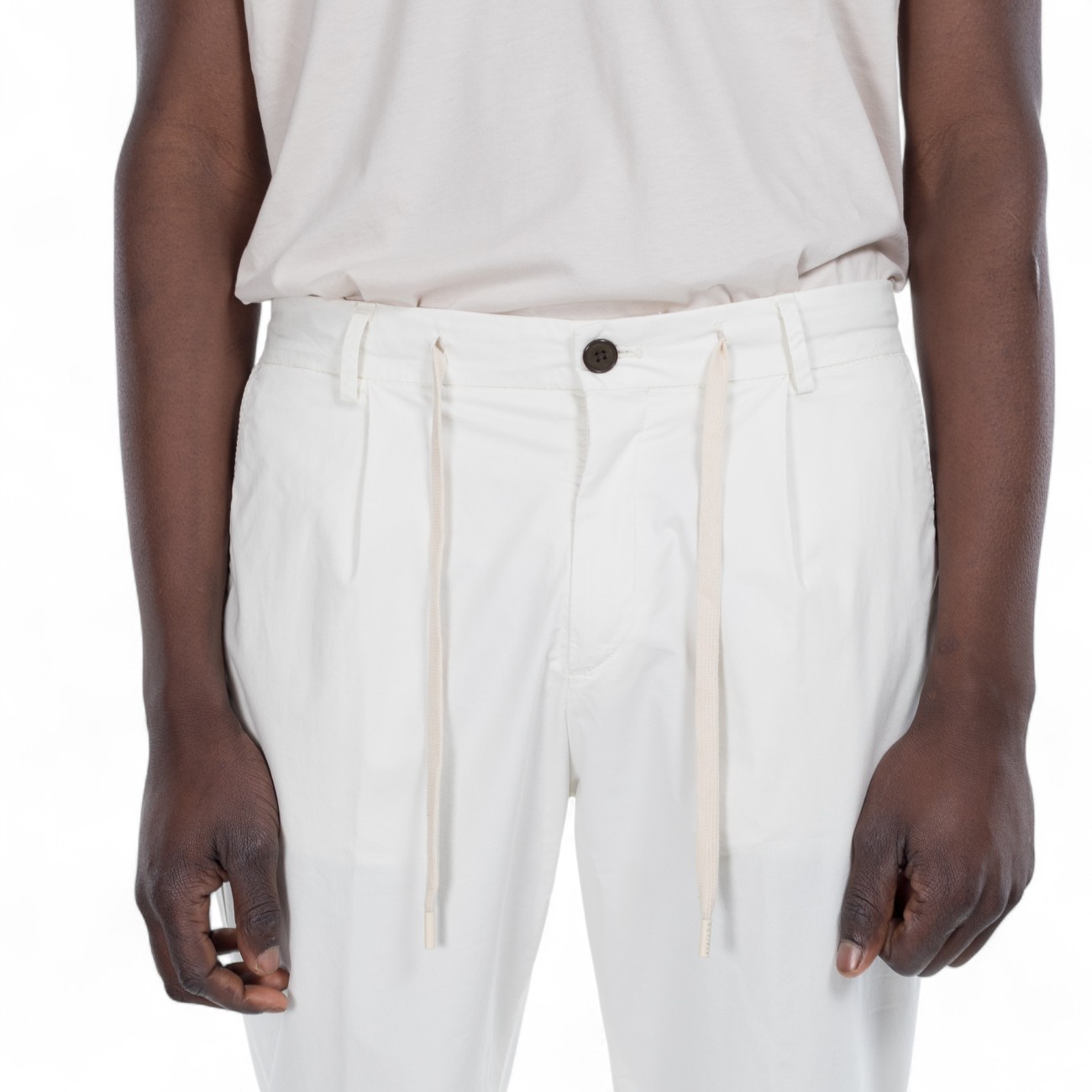Outfit white pants with...