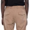 Outfit pantaloni beige con coulisse