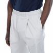 Outfit pantaloni grigi con elastico in vita