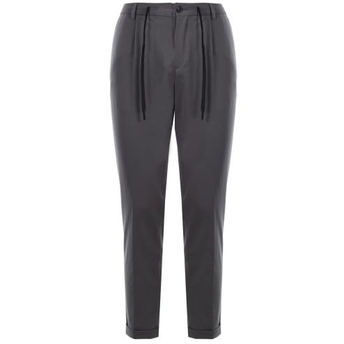 Outfit pantaloni verdi con coulisse