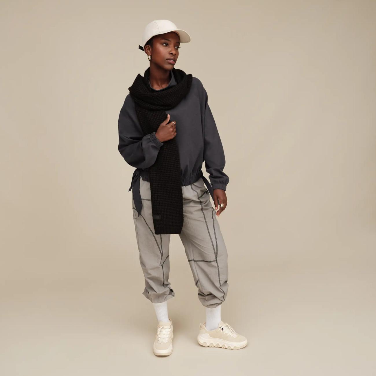UGG Quinlin Logo Quarter 2...