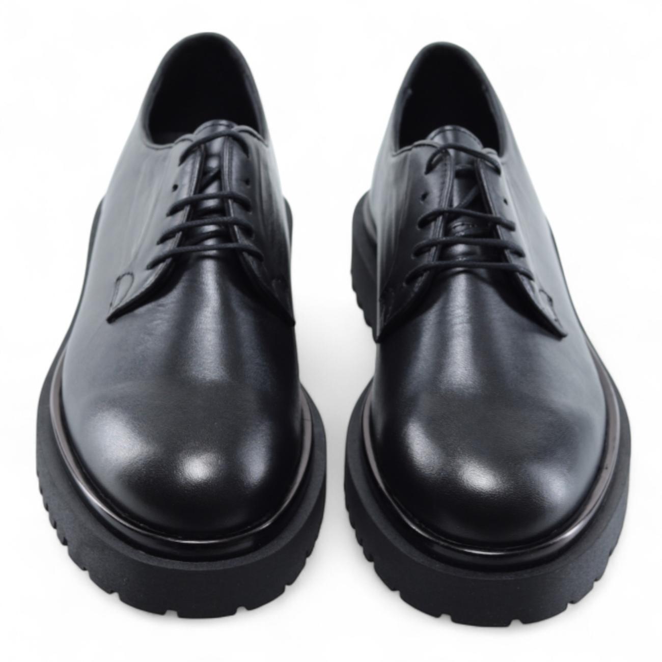 Enry Hobb's derby stringate...