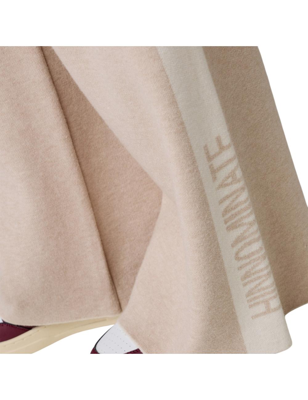 Hinnominate pantalone in...