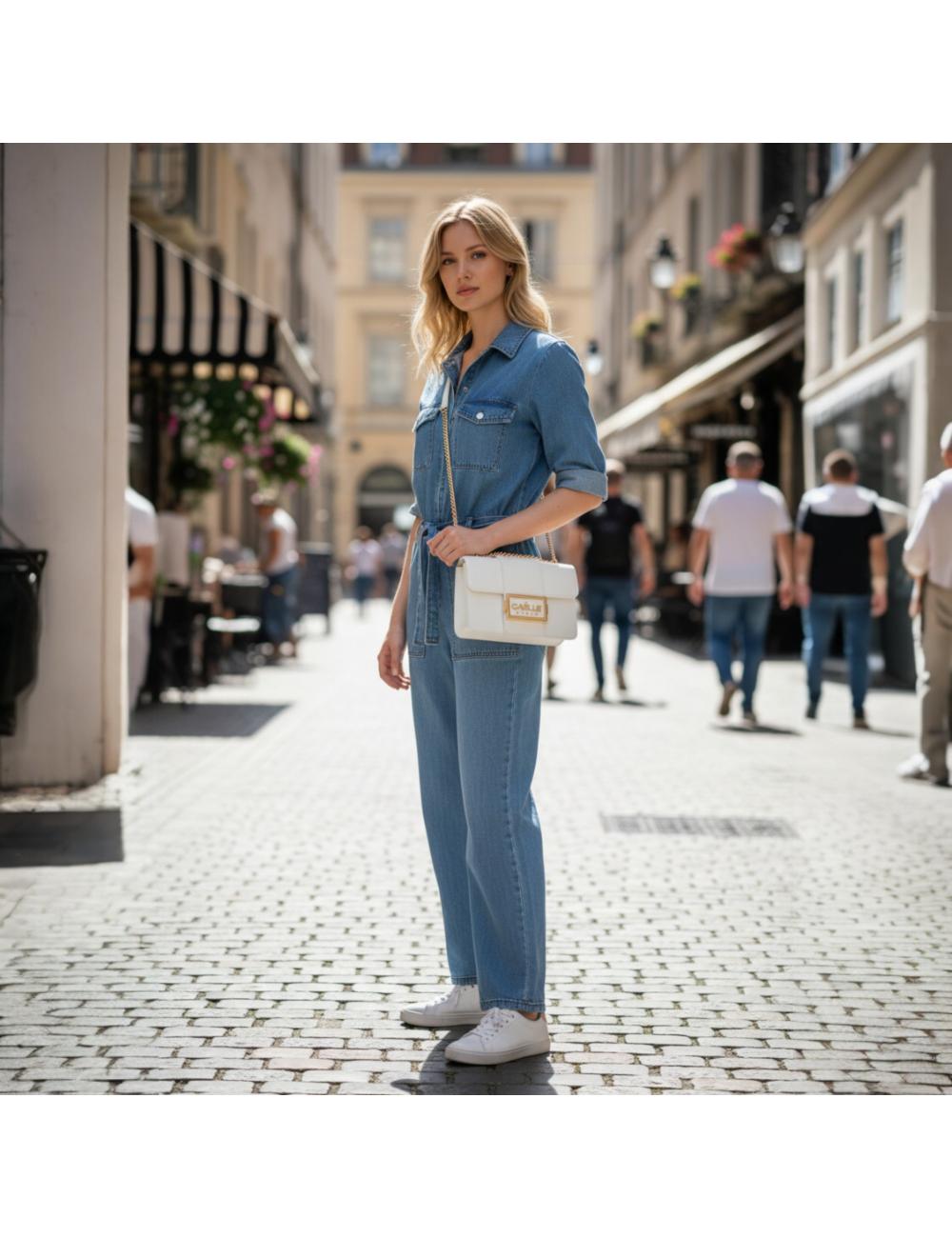 Gaëlle Paris White Shoulder Bag with Chain and Metallic Logo