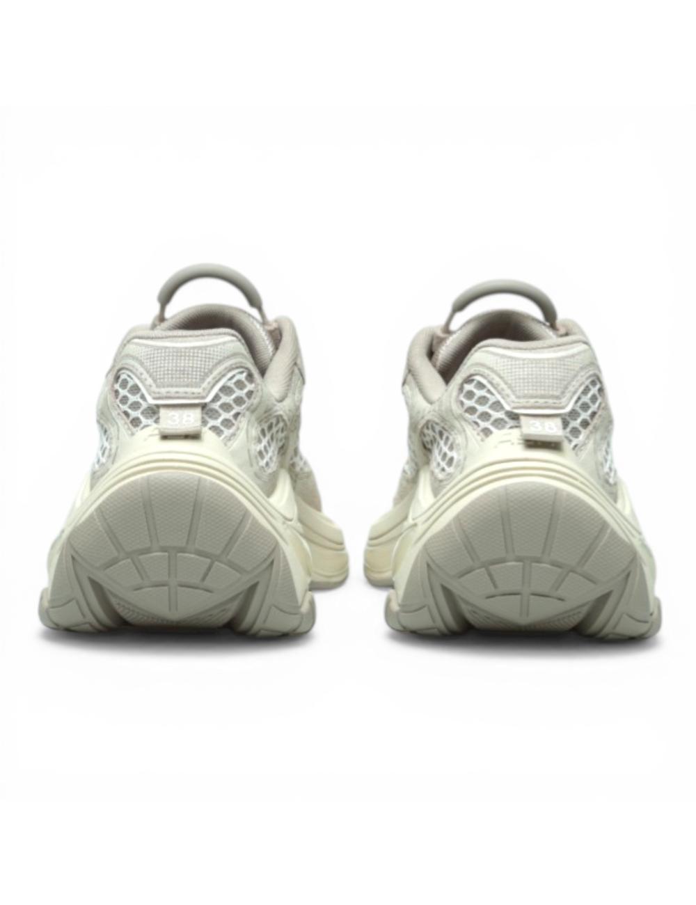 Ash sneakers running Dragon...