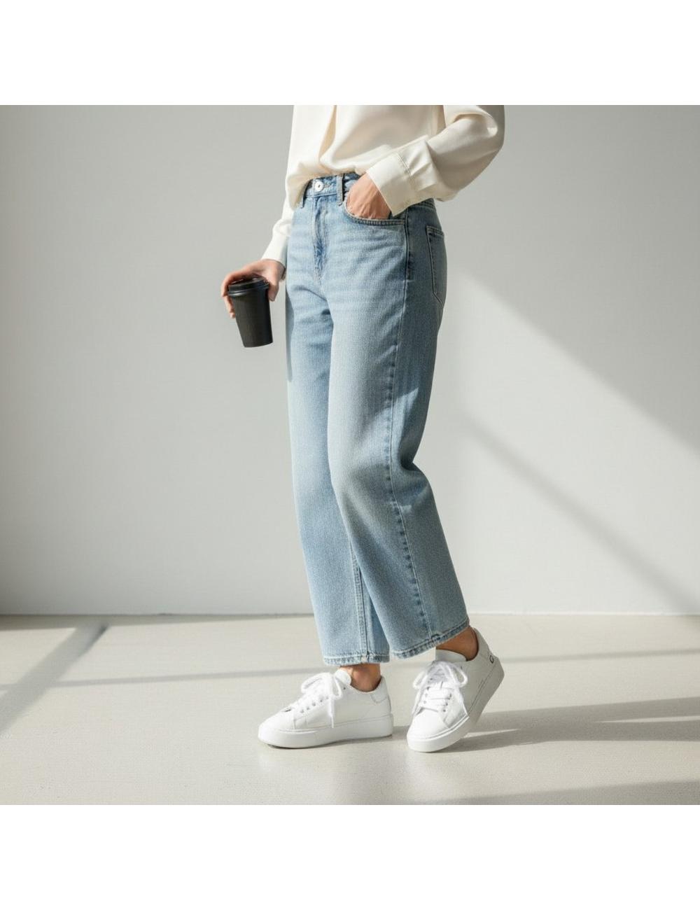 Date women's sneakers Sfera white