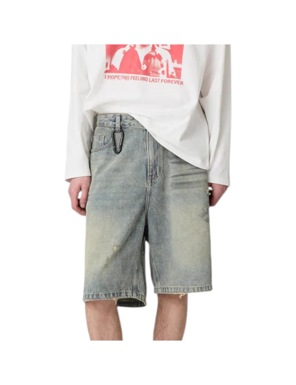 Acupuncture Bermuda shorts...