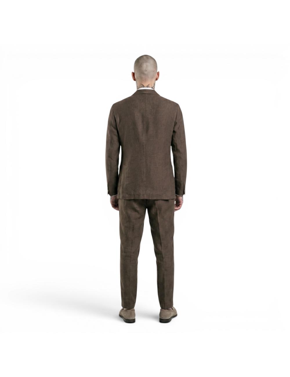 Outfit abito monopetto...