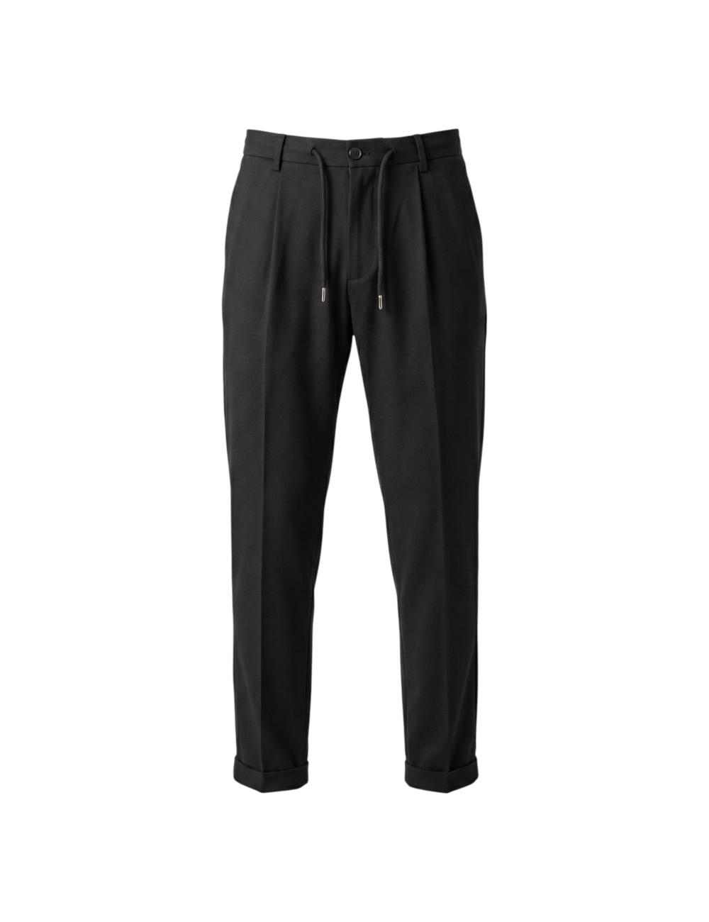 Outfit abito nero monopetto