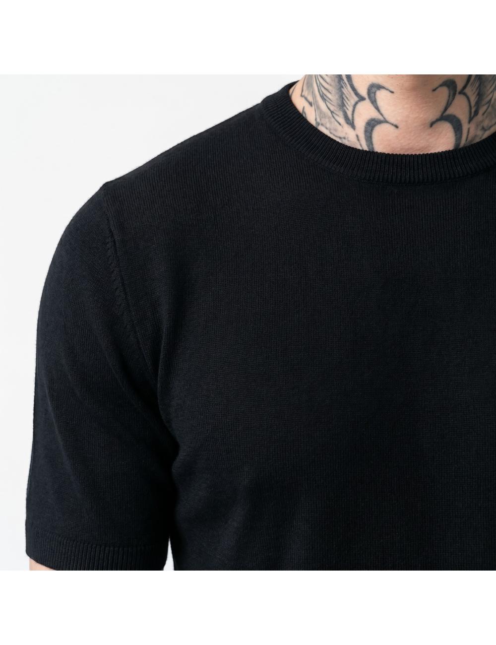 Outfit maglia maniche corte...