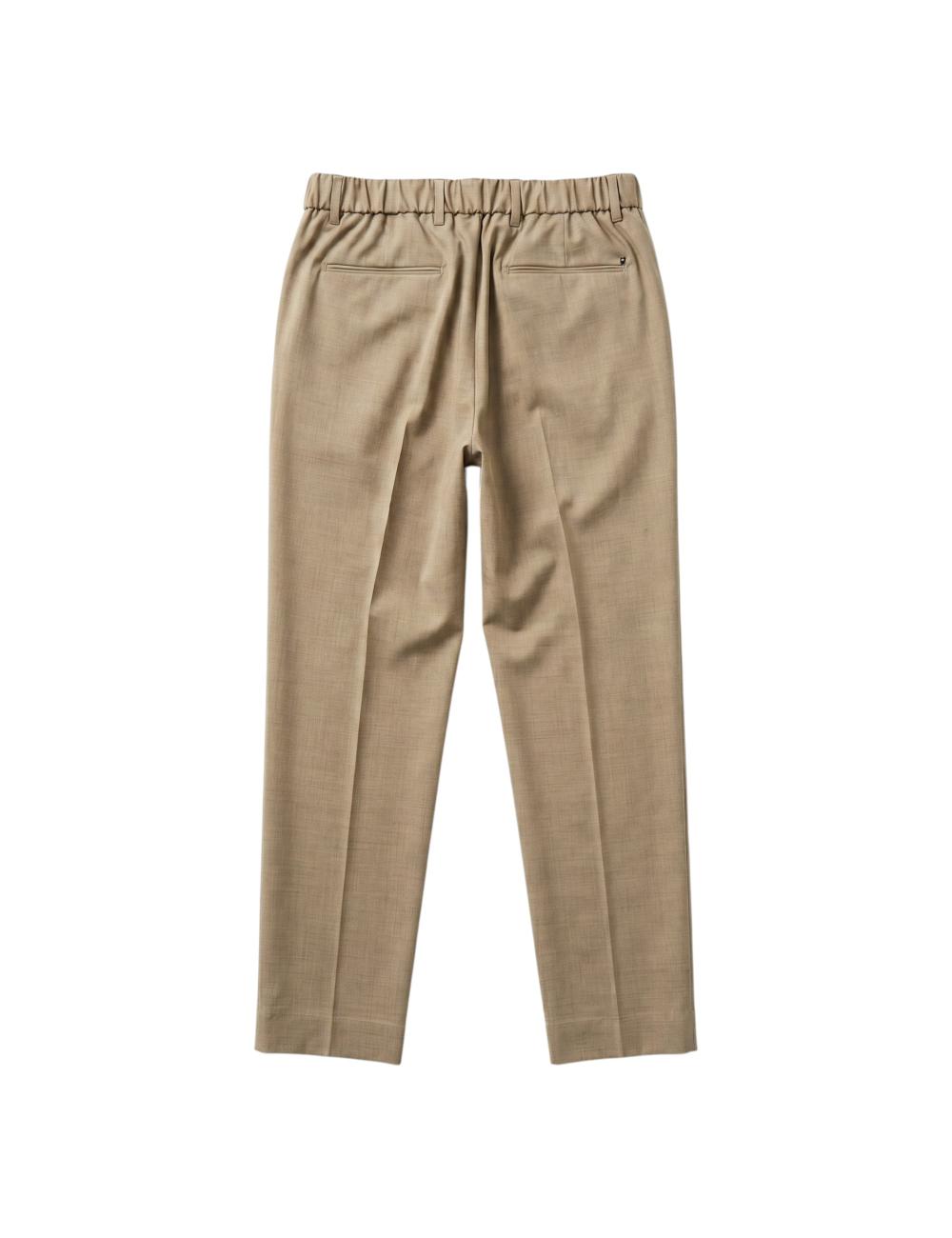 Outfit pantalone beige...