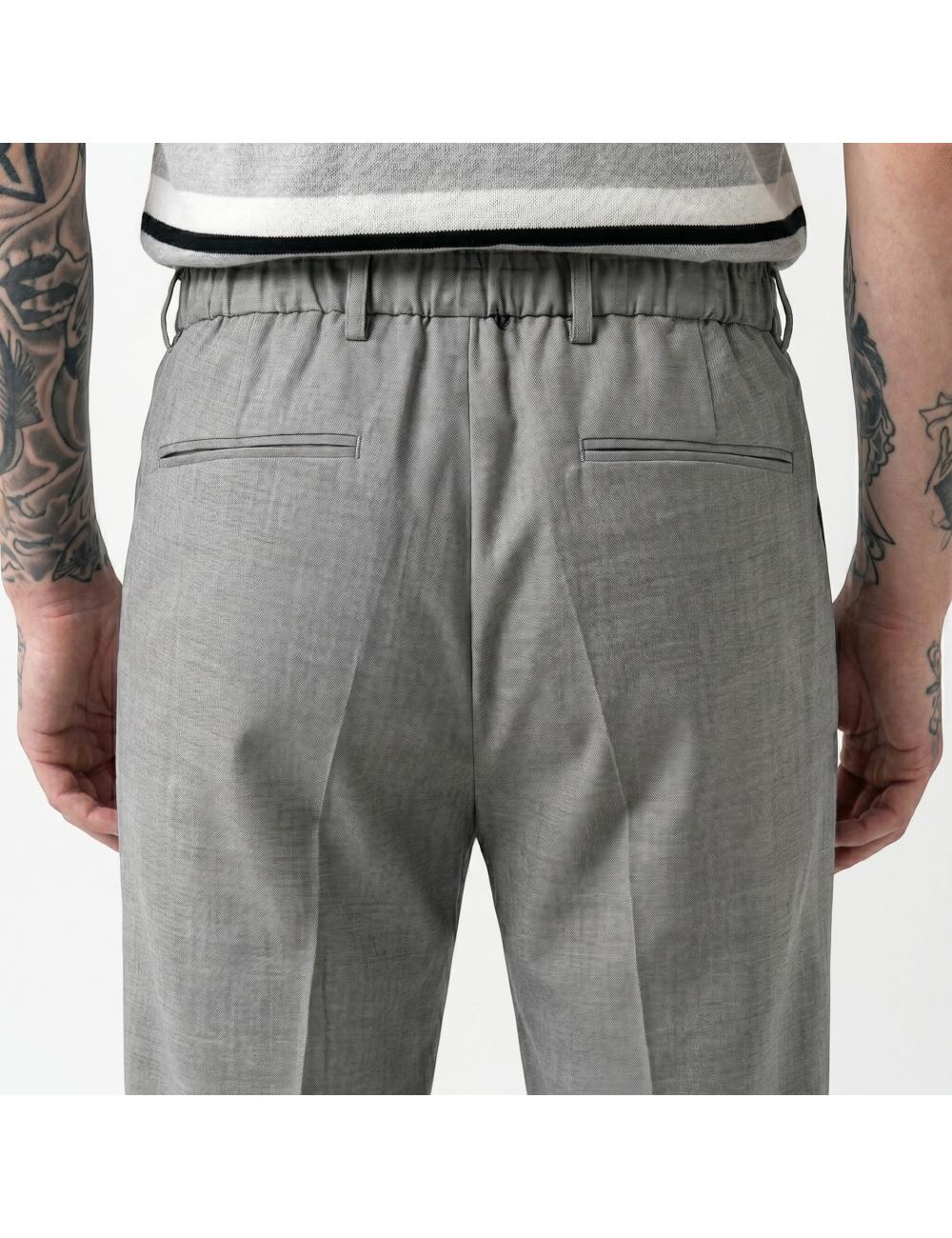 Outfit pantalone grigio...