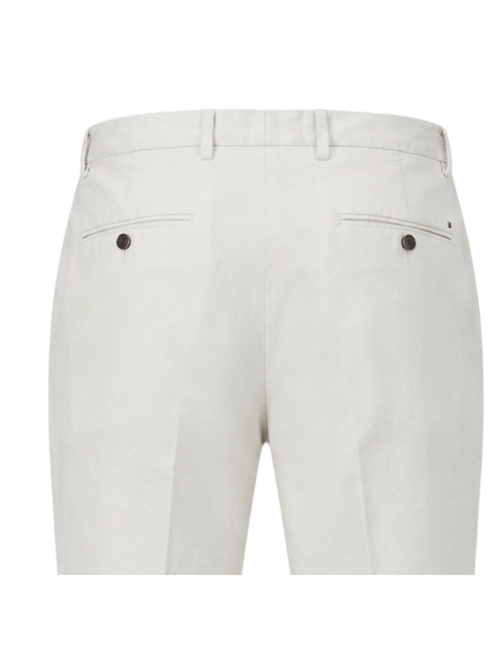 Outfit pantalone in lino...