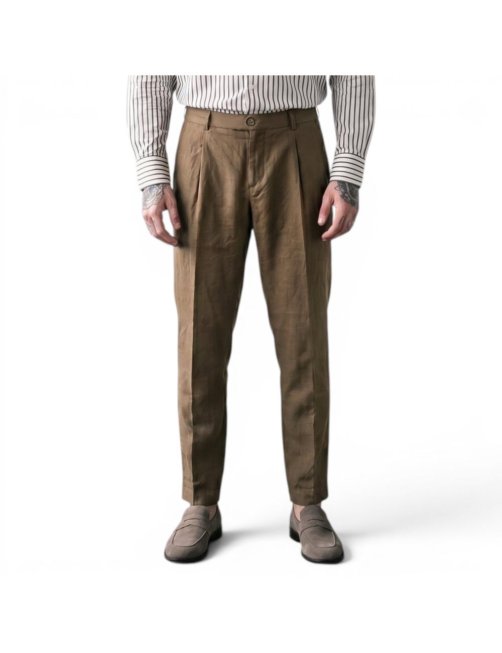 Outfit pantalone con pinces...